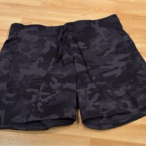 Tuff Athletics Women's‎ Camo Shorts